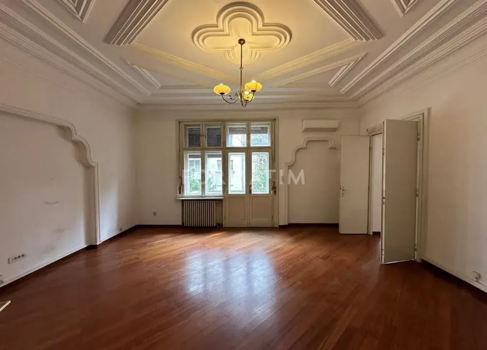 Izdavanje, stan, 305m², Kalenić Pijaca, Vračar Sve Podlokacije