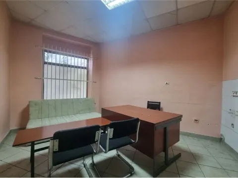 Izdavanje, poslovni prostor, 140m², Centar, Niš - image 4