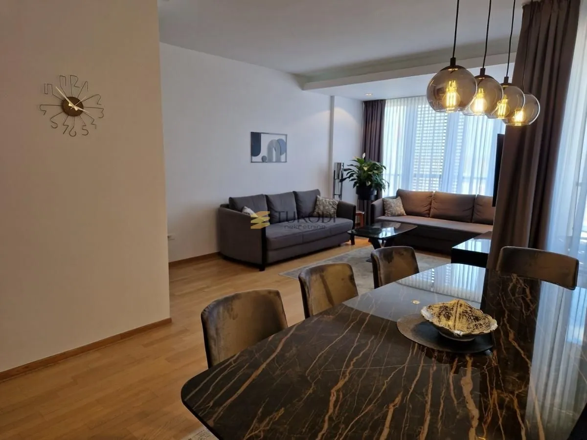 Izdavanje, trosoban stan, 85m², Stari Grad, Beograd