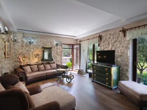 Prodaja, kuća, 690m², Prčanj, Kotor - image 28