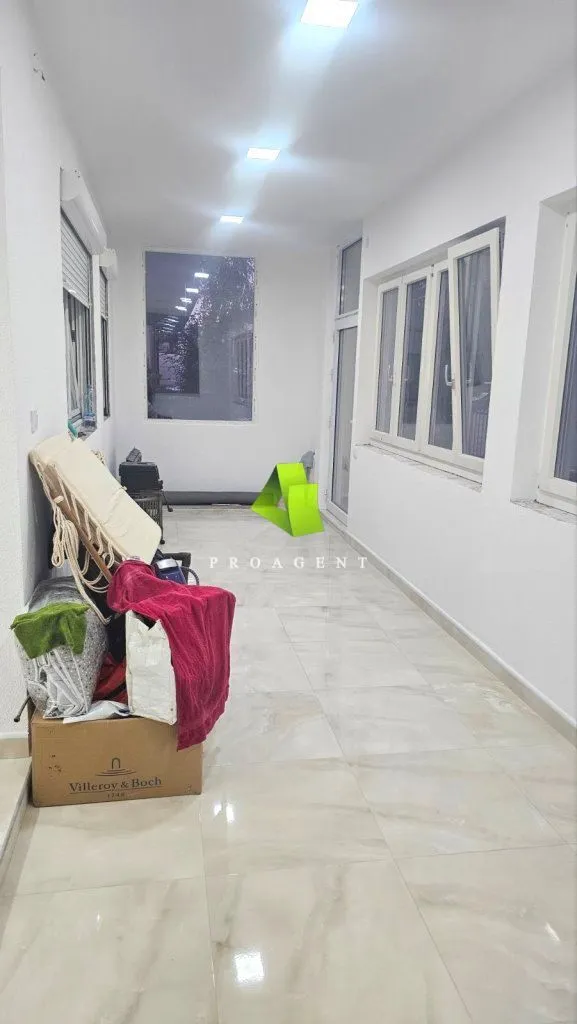 Rent, office space, 70m², Medijana, Niš