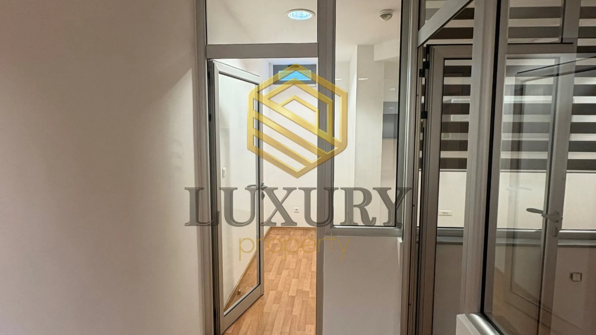 Rent, office space, 160m², Obala Morače, Podgorica