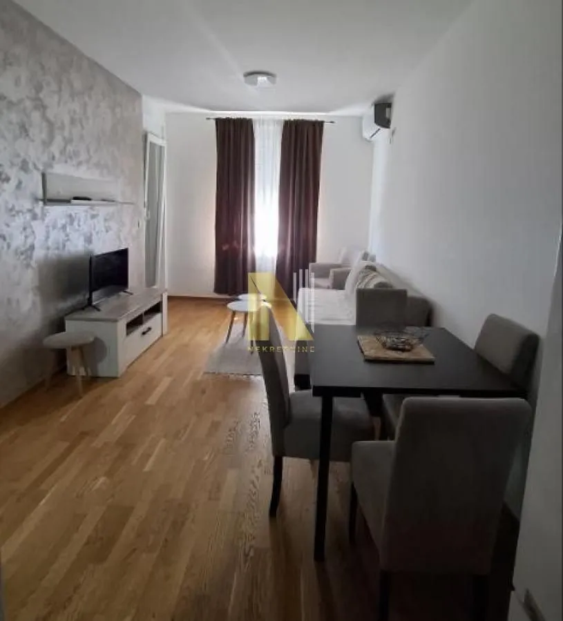 Izdavanje, jednosoban stan, 38m², Rotkvarija, Novi Sad Sve Podlokacije