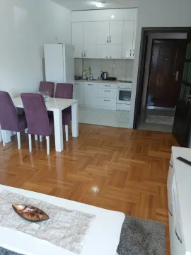 Izdavanje, dvosoban stan, 49m², City Kvart, Podgorica - image 5