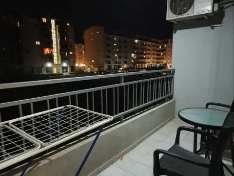 Izdavanje, dvosoban stan, 60m², Stari Aerodrom, Podgorica - image 6