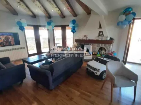 Sale, house, 388m², Voždovačka Crkva, Voždovac Sve Podlokacije - image 2