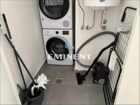 Izdavanje, trosoban stan, 86m², Savski Venac, Beograd - image 13