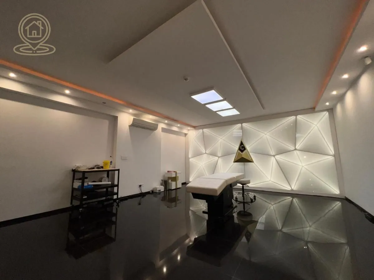 Sale, office space, 284m², Šumice, Beograd