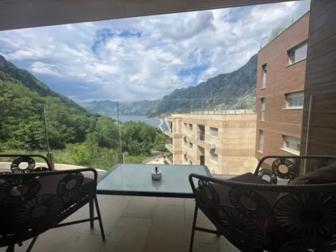 Izdavanje, jednosoban stan, 64m², Kotor, Crna Gora - image 9