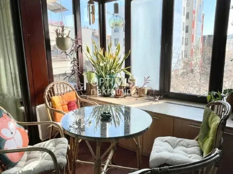 Izdavanje, četvorosoban stan, 91m², Slavija, Vračar Sve Podlokacije - image 16