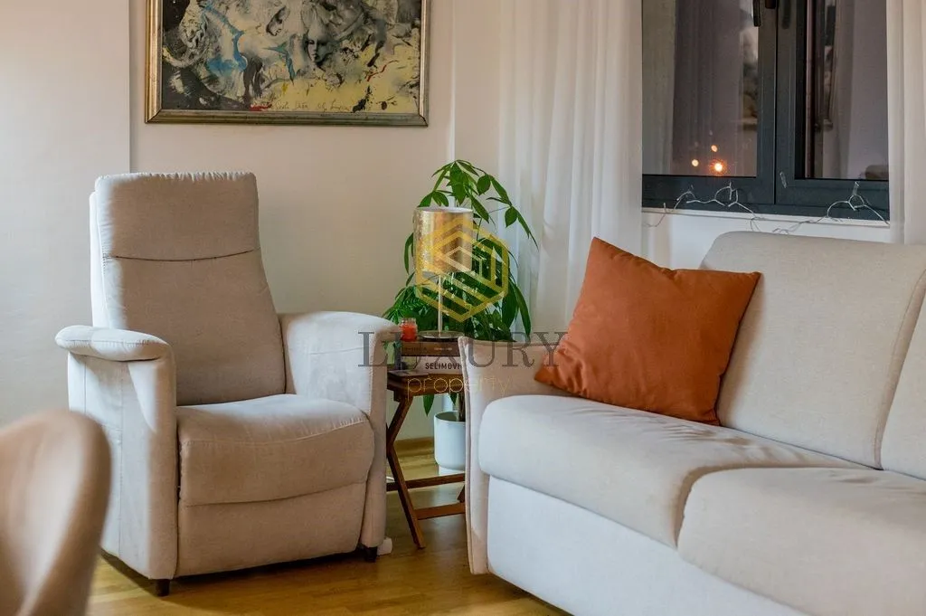Prodaja, dvosoban stan, 63m², Pod Kuk, Tivat