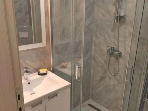 Izdavanje, jednosoban stan, 48m², Radanovići, Kotor - image 7