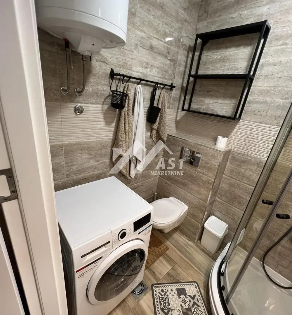 Izdavanje, jednosoban stan, 35m², Vidovdansko naselje, Novi Sad Sve Podlokacije