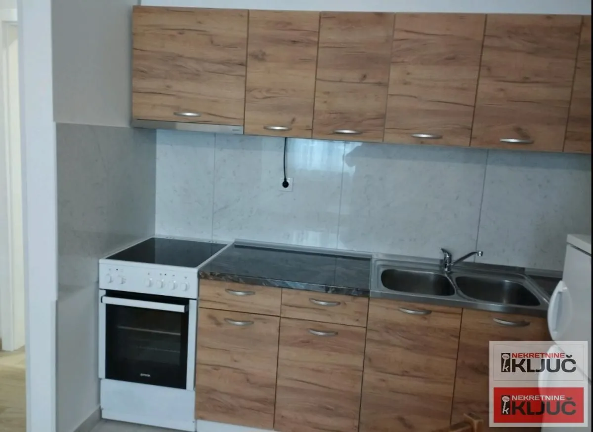 Izdavanje, jednosoban stan, 45m², Petrovaradin, Novi Sad
