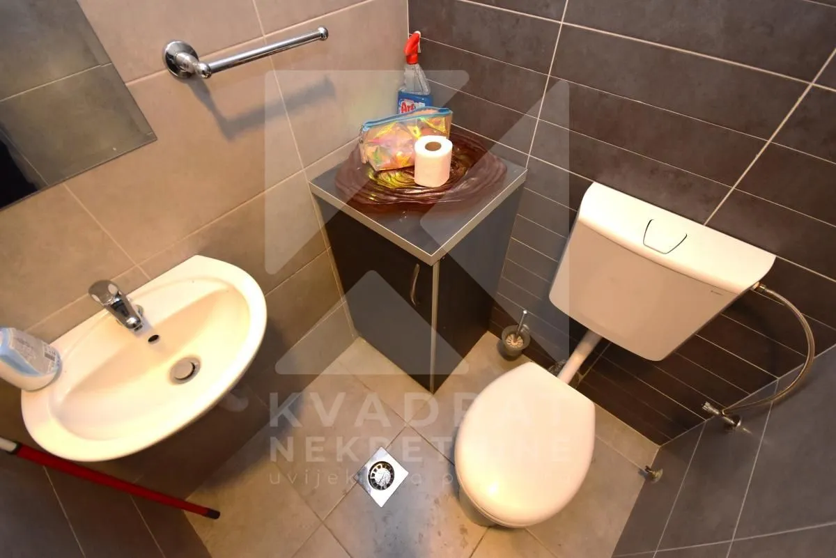 Rent, office space, 15m², Momišići, Podgorica