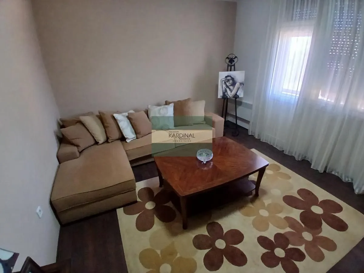 Prodaja, dvosoban stan, 60m², Centar, Jagodina