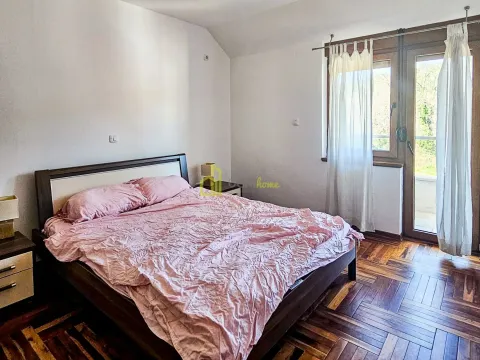 Sale, five bedroom apartment, 175m², Gorica C, Podgorica - image 15