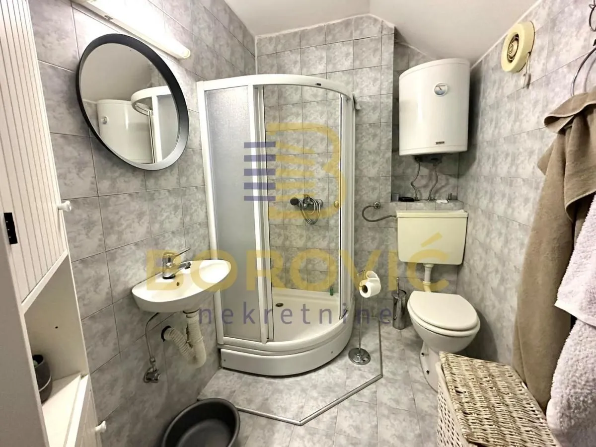 Prodaja, četvorosoban stan, 107m², Vračar Sve Podlokacije, Beograd