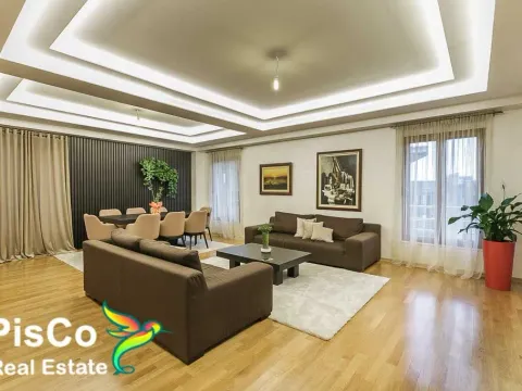 Izdavanje, trosoban stan, 150m², Centar, Podgorica - image 1