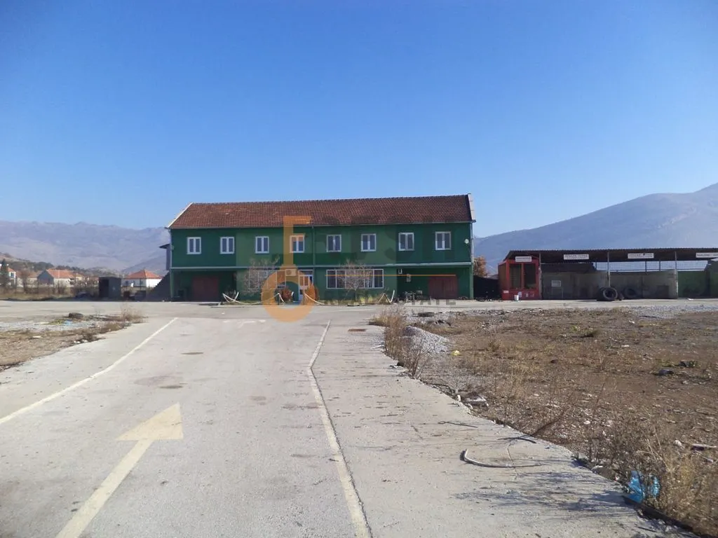 Prodaja, poslovni prostor, 400m², Tuzi, Podgorica