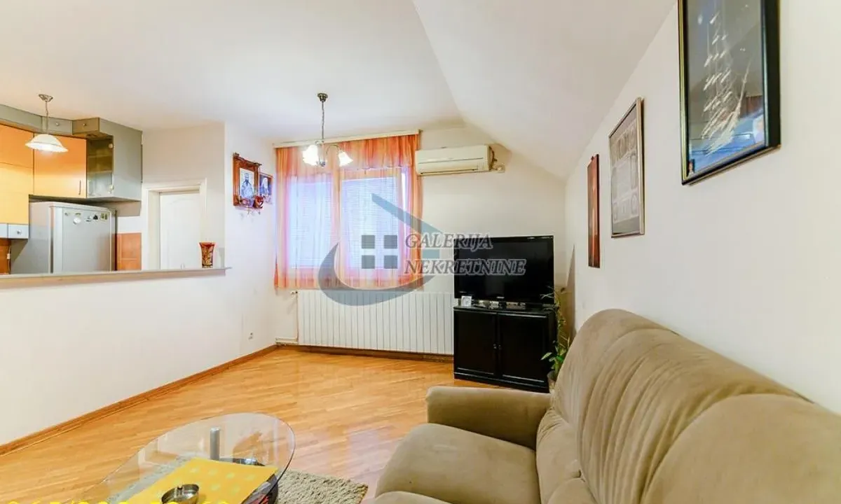 Sale, four bedroom apartment, 95m², Brace Jerković, Voždovac Sve Podlokacije