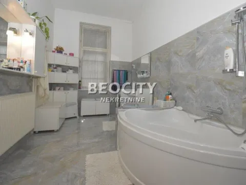 Prodaja, kuća, 250m², Centar, Subotica - image 11