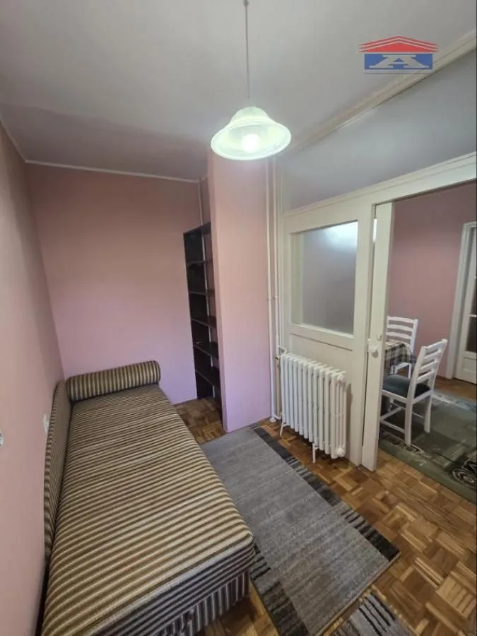 Izdavanje, jednosoban stan, 40m², Grbavica, Novi Sad Sve Podlokacije