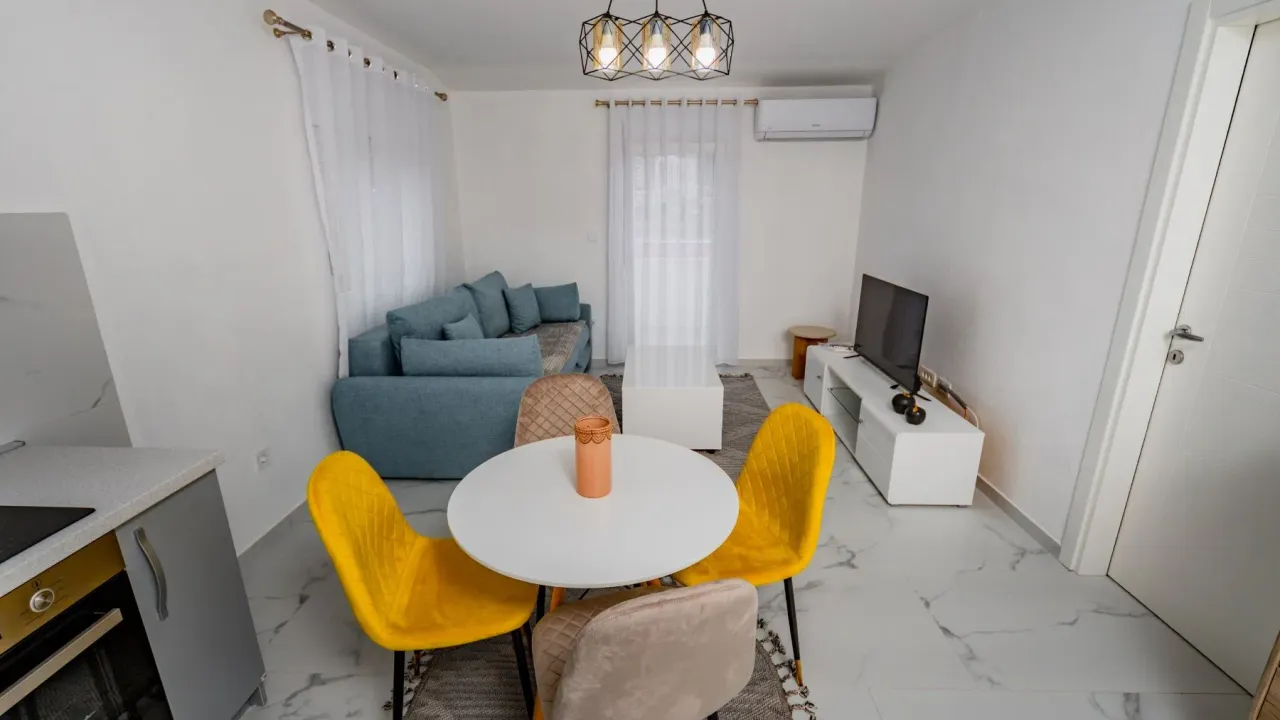 Izdavanje, jednosoban stan, 48m², Šušanj, Bar