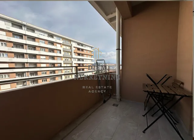 Izdavanje, jednosoban stan, 49m², Central Point, Podgorica