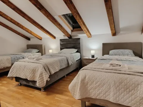 Izdavanje, trosoban stan, 111m², Kalimanj, Tivat - image 9