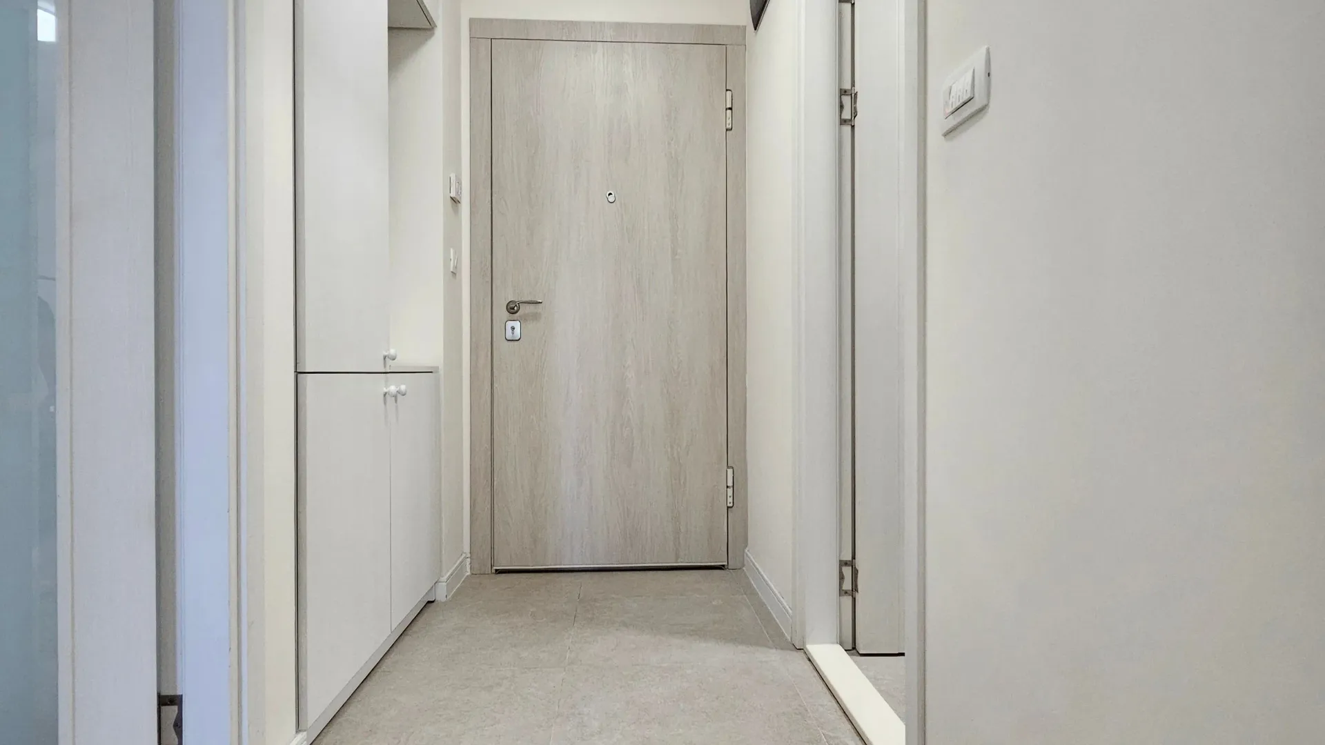 Izdavanje, jednosoban stan, 42m², Pobrežje, Podgorica