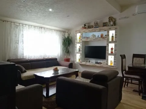 Sale, house, 300m², Zagorič, Podgorica - image 8