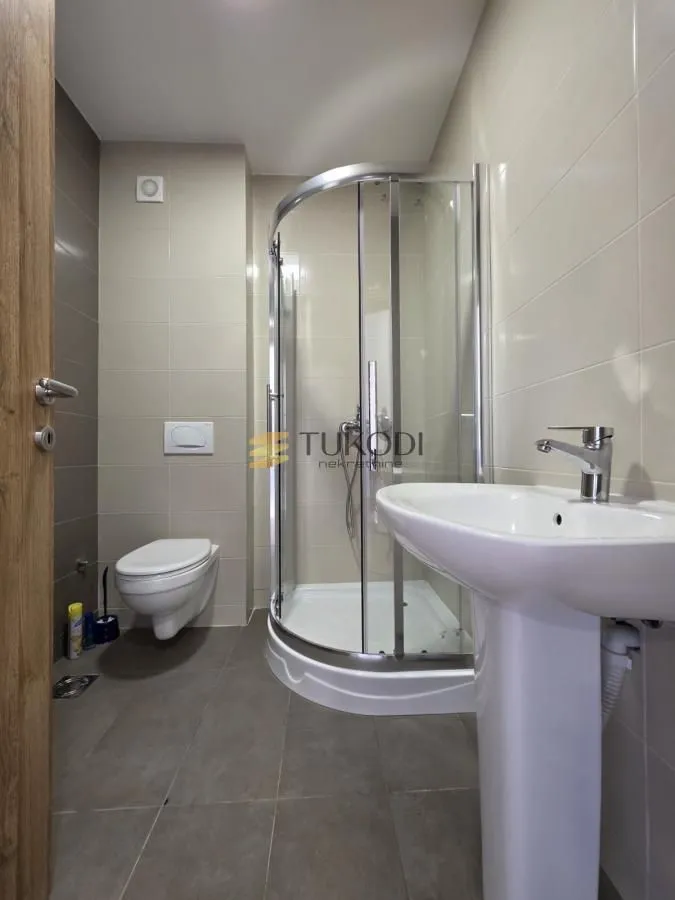 Prodaja, trosoban stan, 80m², Mišeluk, Petrovaradin