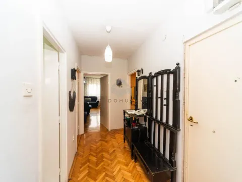 Izdavanje, trosoban stan, 100m², Preko Morače, Podgorica - image 11