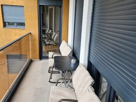 Izdavanje, dvosoban stan, 65m², Stari Aerodrom, Podgorica - image 4