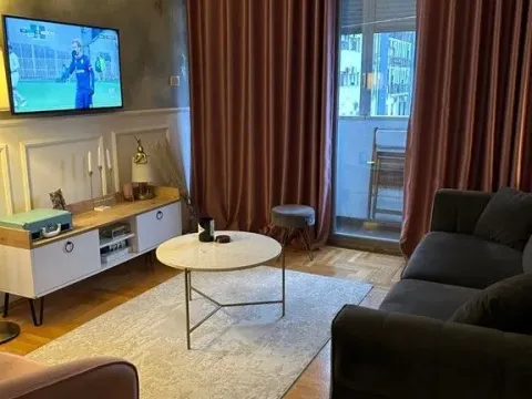 Prodaja, jednosoban stan, 38m², City Kvart, Podgorica - image 1