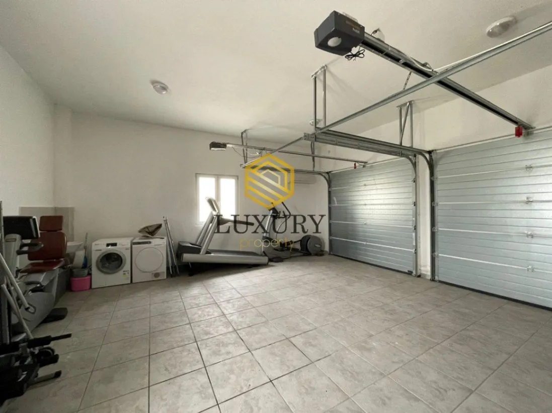 Rent, house, 270m², Dahna, Podgorica