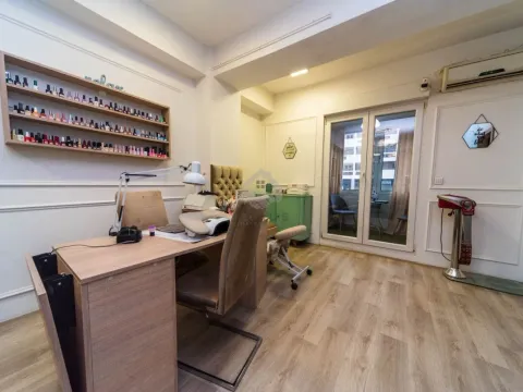 Sale, office space, 63m², City Kvart, Podgorica - image 2