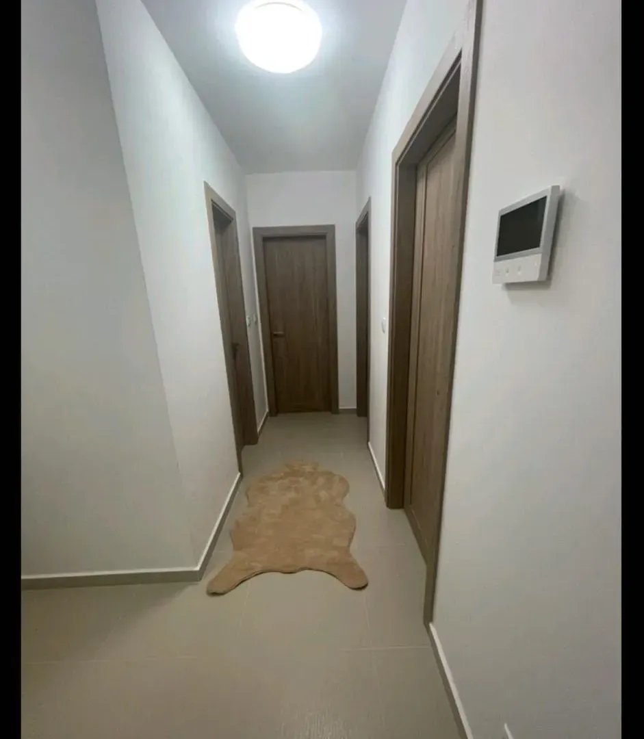 Izdavanje, dvosoban stan, 69m², Master Kvart, Podgorica