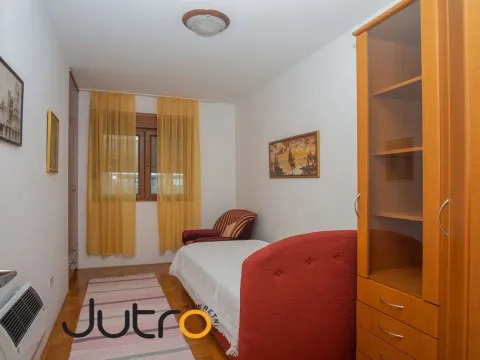 Izdavanje, trosoban stan, 90m², Podgorica, Crna Gora - image 2