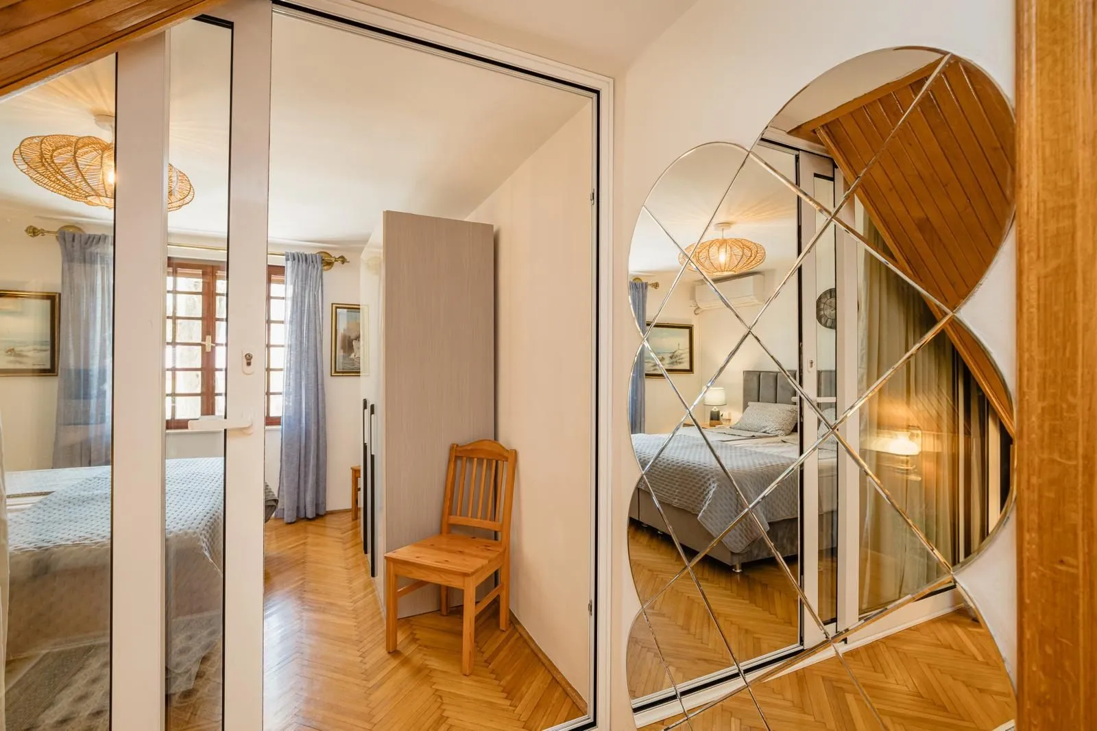 Izdavanje, dvosoban stan, 80m², Kumbor, Herceg Novi
