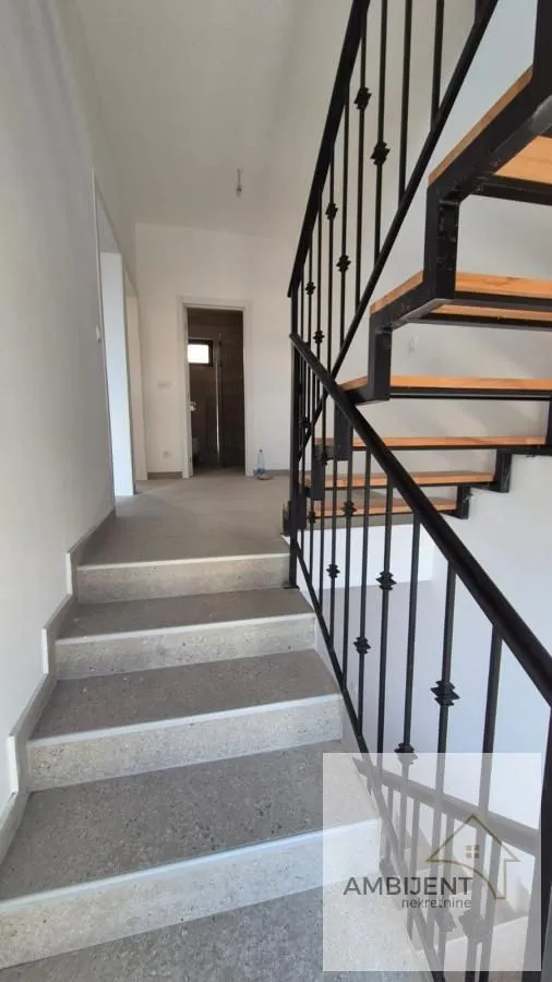 Sale, house, 233m², Čukarica, Beograd