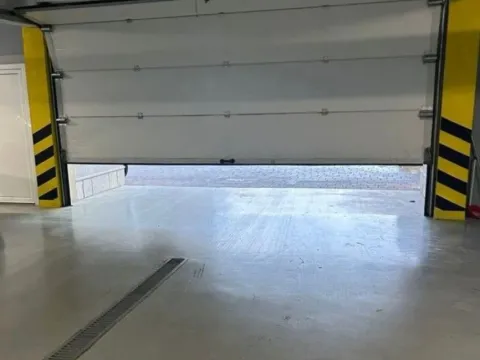 Izdavanje, dvosoban stan, 55m², Centar, Tivat - image 11