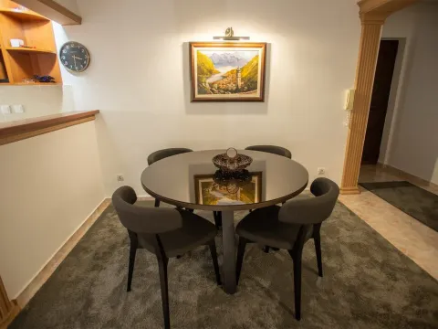 Prodaja, dvosoban stan, 67m², Centar, Budva - image 2