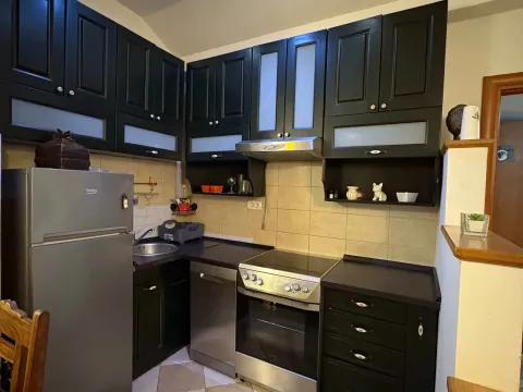 Rent, three bedroom apartment, 40m², Vezirov Most, Podgorica - image 4