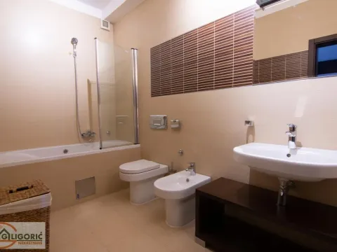 Prodaja, četvorosoban stan, 109m², Stari Grad, Beograd - image 4