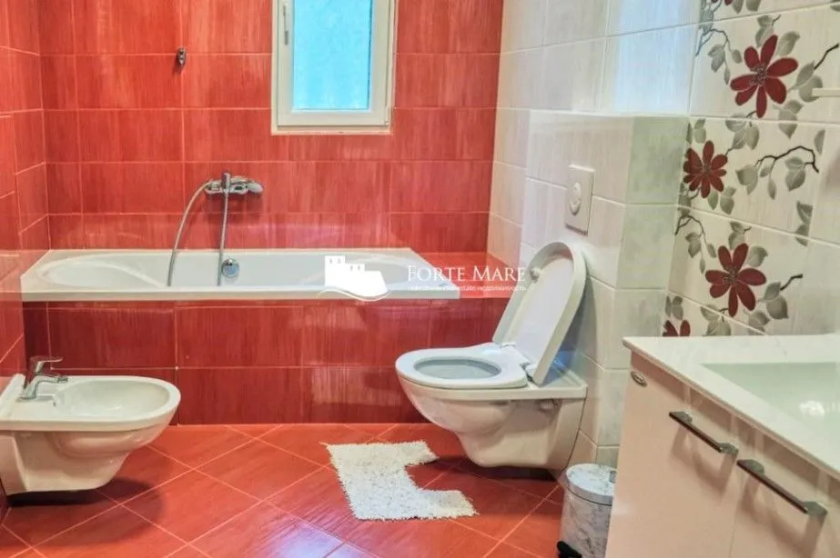 Prodaja, dvosoban stan, 135m², Kumbor, Herceg Novi