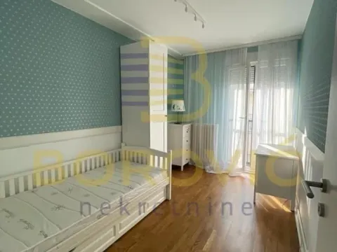 Izdavanje, trosoban stan, 90m², Kalenić Pijaca, Vračar Sve Podlokacije - image 6