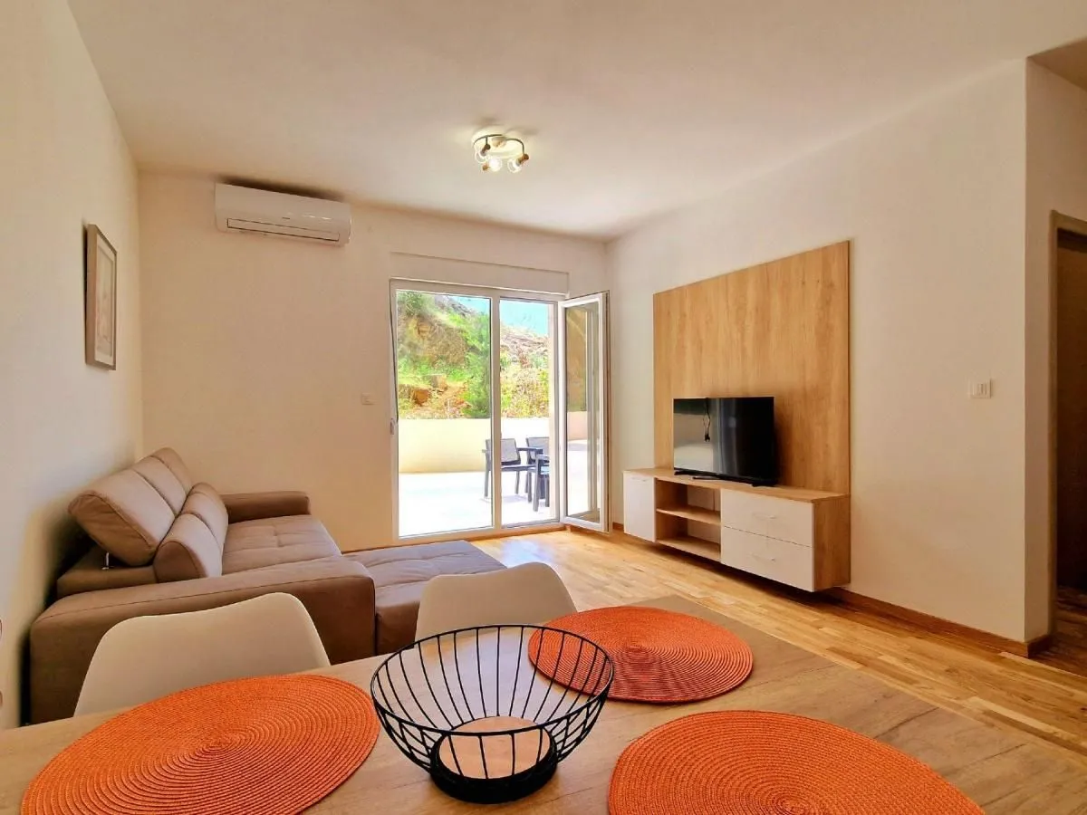 Sale, one bedroom apartment, 40m², Bečići, Budva
