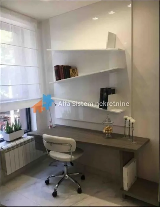 Izdavanje, dvosoban stan, 56m², Čubura, Beograd
